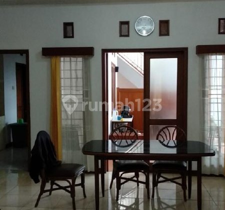 Rumah 2Lantai Siap Huni Dalam Komplek Exclusive Cigadung, Lokasi Strategis Dekat Kampus Itb, Unikom, Widyatama. Ypkp, Rumah Sakit Boromeus,Sman 1, di Cigadung, Sayap Dago,Dago, Cikutra,Bandung Utara