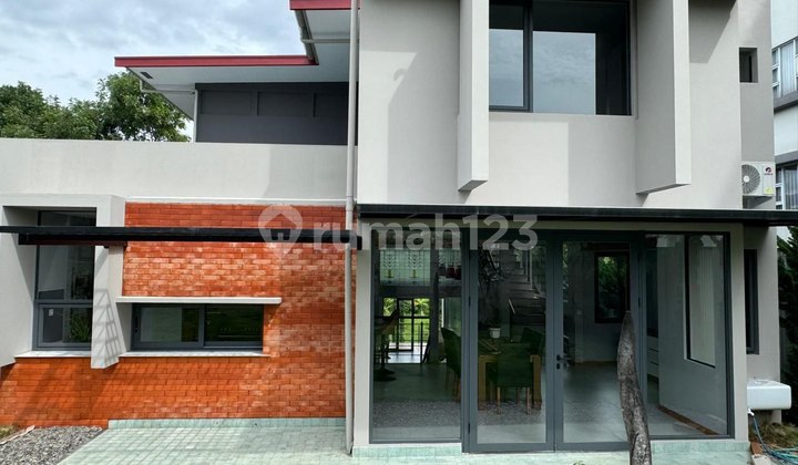 ELEGANT HOUSE FULLY EQUIPPED READY TO OCCUPY, LOCATED IN DAGO COMPLEX, STRATEGIC LOCATION, IN DAGO, BANDUNG CITY 2