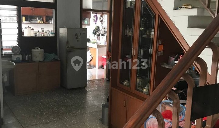 2-Story House Ready to Occupy, Square-Shaped Land, Facing North, Spacious Yard, Close to UPI, Unpar, Unpas, Polban Campuses, in Gegerkalong, Setaibudhi, Sukajadi, Setra Duta, North Bandung, Bandung City 2