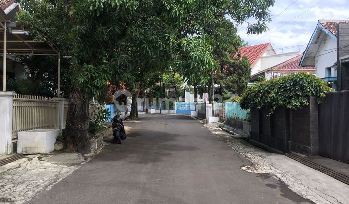 Nice House Ready to Occupy in the Center of Bandung City, Near Cihapit Culinary Spots, Istiqqomah Mosque, SMAN 20, ITB, Unikom, in Riau Wing, Riau, Dago, Central Bandung. 2