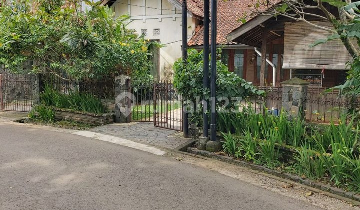 Beautiful House Ready to Occupancy in the Heart of Bandung City, Near Cihapit Culinary Center, ITB Campus, Unikom, Unpar, Unpas, Located in Riau Wing, Central Bandung, Bandung City Beautiful House Ready to Occupancy in the Heart of Bandung City, Near Cihapit Culinary Center, ITB Campus, Unikom, Unpar, Unpas, Located in Riau Wing, Central Bandung, Bandung City