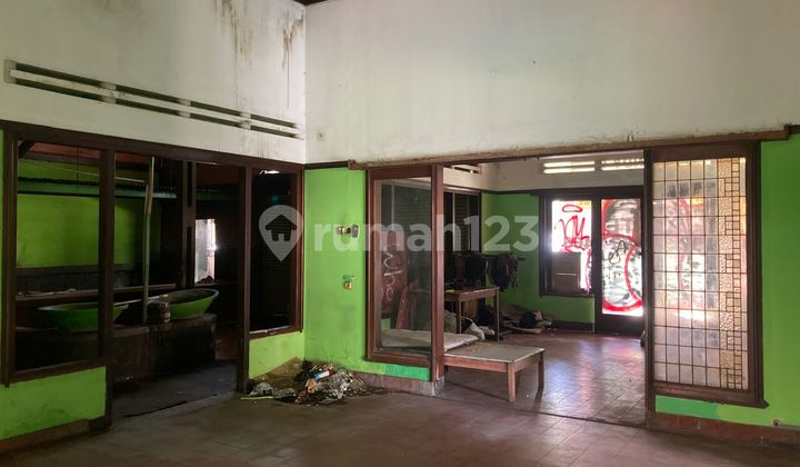 House Needs Renovation, Strategic Location Maindroa Supratman. Suitable for Cafe, Culinary, Restaurant Near Widyatama University, Pusdai Mosque, Al Lathif, Sman 20, in Cikutra, Supartman, Pahlawan, Cihapit, Bandung City. House Needs Renovation, Strategic Location Maindroa Supratman. Suitable for Cafe, Culinary, Restaurant Near Widyatama University, Pusdai Mosque, Al Lathif, Sman 20, in Cikutra, Supartman, Pahlawan, Cihapit, Bandung City.