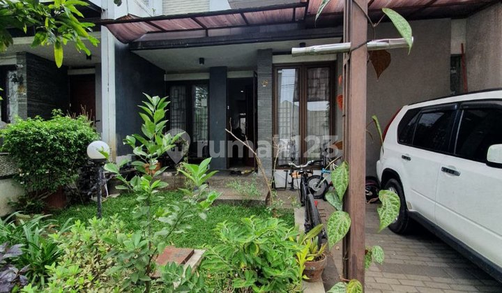 Nice 2-Storey House Ready to Live In, Located in Batununggal Complex, Near Moh Toha Toll Road, Podomoro Park, in Buahbatu, Batununggal, Moh Toha, Central Bandung.