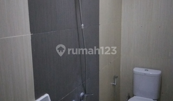 Di Sewa Cepat Rumah Murah Rapih 2 Lantai di Gading Serpong