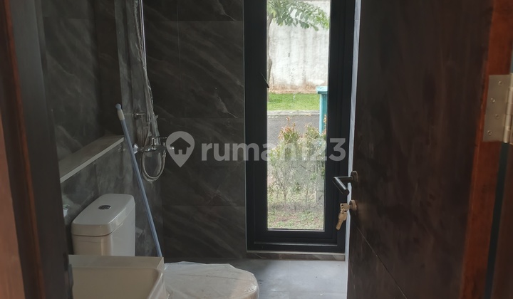 Quick Sale Brand New House in BSD Ready to Live In Luxurious Design