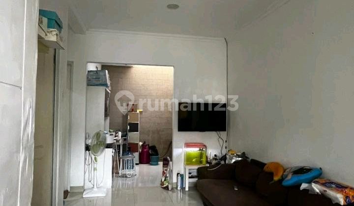 Dijual Rumah Full Furnished di Perumahan Legenda Wisata Dijual Rumah Full Furnished di Perumahan Legenda Wisata