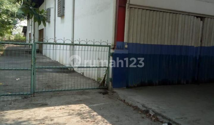 Ruang usaha di Jl. Gatot Subroto Km. 5, Jatiuwung, Tangerang Kota, Status HGB Dan Ada Bangunan Ex Bengkel Seluas 960 M2