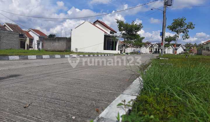 Rumah Murah Di Kawasan Ramai, Tepi Jalan Area Playen 3