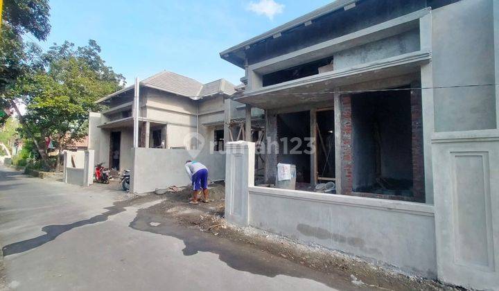 DIJUAL RUMAH MODERN, HANYA 7 MENIT KE KAMPUS UII 2