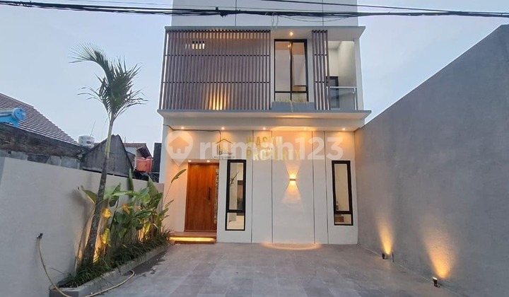 2-STORY HOUSE READY TO OCCUPY NORTH OF JOGJA BAY IN SLEMAN 2-STORY HOUSE READY TO OCCUPY NORTH OF JOGJA BAY IN SLEMAN