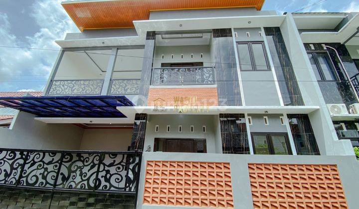 RUMAH 2 LANTAI, 10 MENIT KAMPUS AMIKOM DI MAGUWOHARJO 1