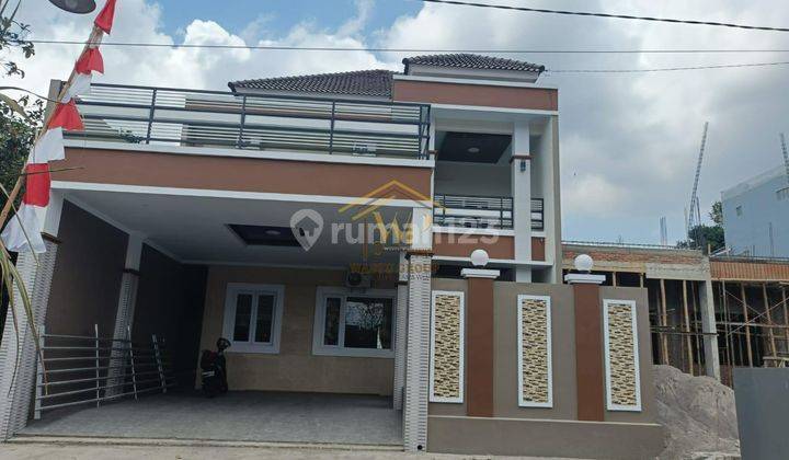 Rumah Mewah Private Poll Dan Fully Furnish Di Purwomartani 1