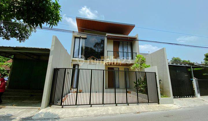 Rumah Mewah Dijual, Full Furnished Di Utara Maguwoharjo 1