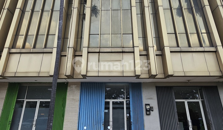 Dijual Cepat! Ruko Siap Pakai Ada Lift di Golf Lake Dijual Cepat! Ruko Siap Pakai Ada Lift di Golf Lake