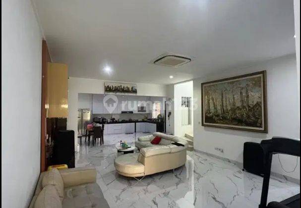 DIJUAL MURAH RUMAH SIAP HUNI LUAS 357 M2 HOEK DI MODERNLAND 1