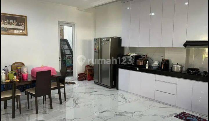 DIJUAL MURAH RUMAH SIAP HUNI LUAS 357 M2 HOEK DI MODERNLAND 3