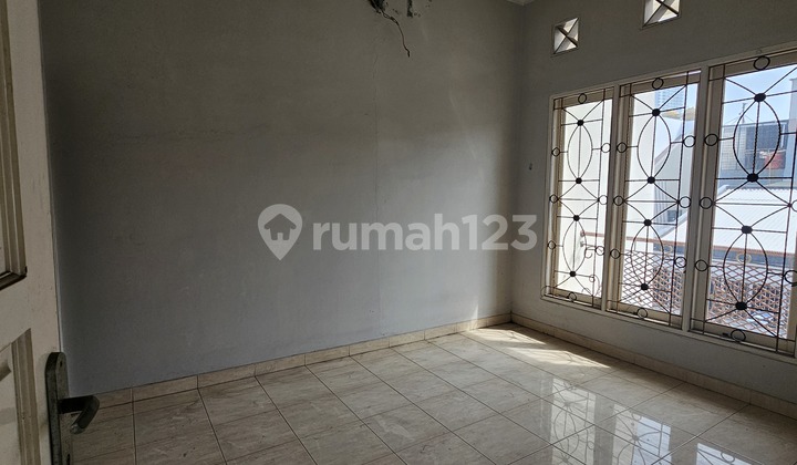 AFFORDABLE HOUSE AND GREAT BUILDING 3.5 FLOORS 8 x 15 IN MUARA KARANG 2