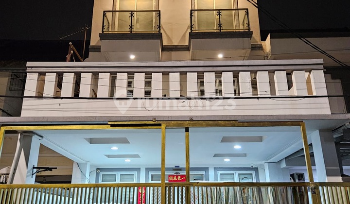 For Sale Fast! Move-In Ready House 6x15. 3 Floors Taman Palem Lestari