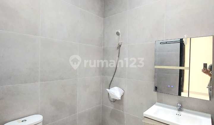 Sold Cheap! Brand New 7X15 House in Sunrise Garden 2