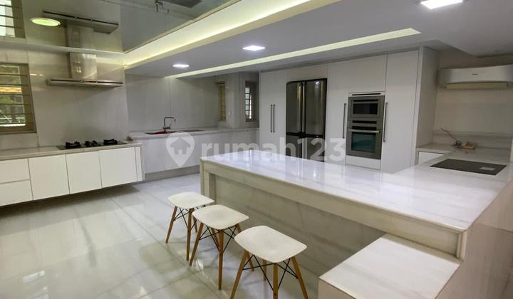 Dijual Rumah Mewah Luas Tanah 450 M2 Garden House Pik, Ada Pool 2