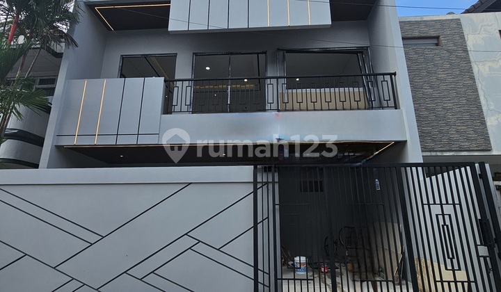 Dijual Rumah Brand New 3 Lantai Ukuran 8X17 Taman Palem Lestari 1