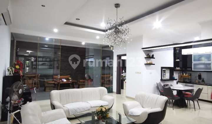 Dijual Cepat! Rumah Siap Huni 3,5 Lantai 9X30 Katamaran Pik