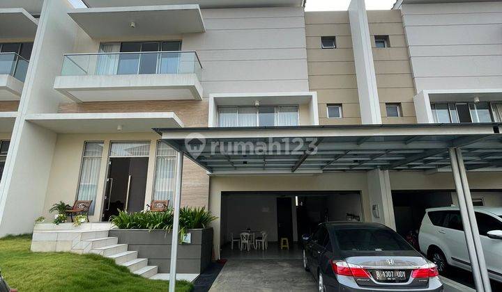 Disewakan Rumah mewah di Golf island, Pik  1