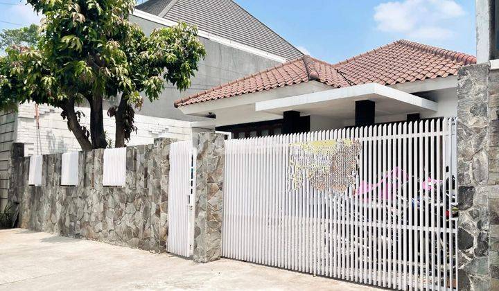 Dijual Rumah 1 Lantai Siap Huni Kondisi Bagus Bersih Luas Tanah 240m di Jalan Utama Puri Gading,jatimelati,bekasi Selatan 1