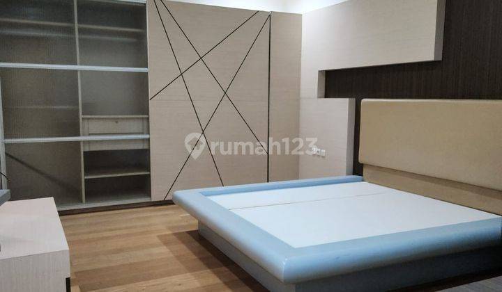 Rumah 3 Lantai Bagus Rapih Siap Huni Luas Tanah 270m Luas Bangunan 540m Kt 4+1 Km 3+1 Semi Furnished SHM di Vgi Villa Gading Indah Kelapa Gading, Jakarta Utara 2