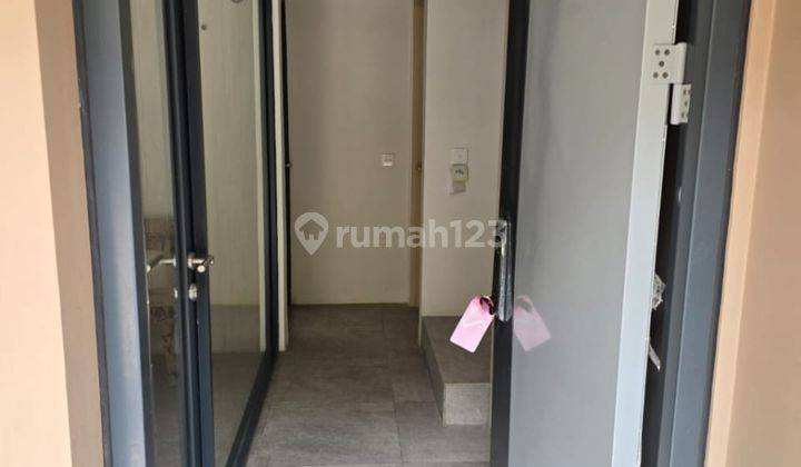 Rumah Cluster Impresahaus 3 Lantai Bagus Rapih Siap Huni Ada Club House Semi Furnished Luas Tanah 60m Kt 3 Km 3 di Tabebuya Sakura Indonesia Bsd City , Tangerang 2