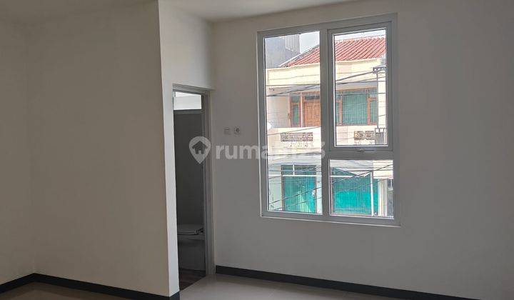 Rumah 2 Lantai Brand New Siap Huni Bagus Luas Tanah 60m SHM di Kelapa Gading, Jakarta Utara 2