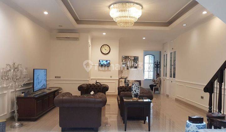 Rumah Mewah 3 Lantai Bagus Siap Huni Full Furnished SHM di Menteng, Jakarta Pusat 1