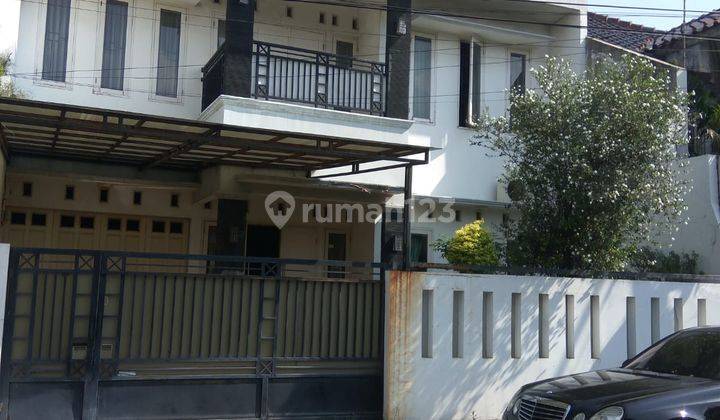 Rumah Cantik Minimalis 2 Lantai Bagus Rapi Siap Huni SHM di Tebet, Jakarta Selatan 1