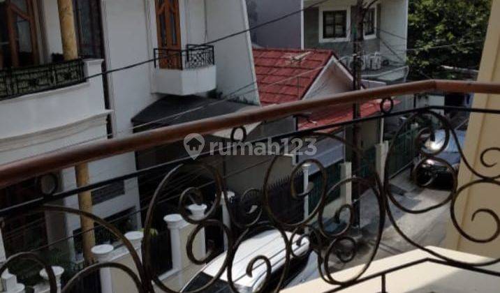 Rumah 3,5 Lantai Bagus Semi Furnished SHM Siap Huni Lokasi Bagus di Rawamangun, Jakarta Timur 2