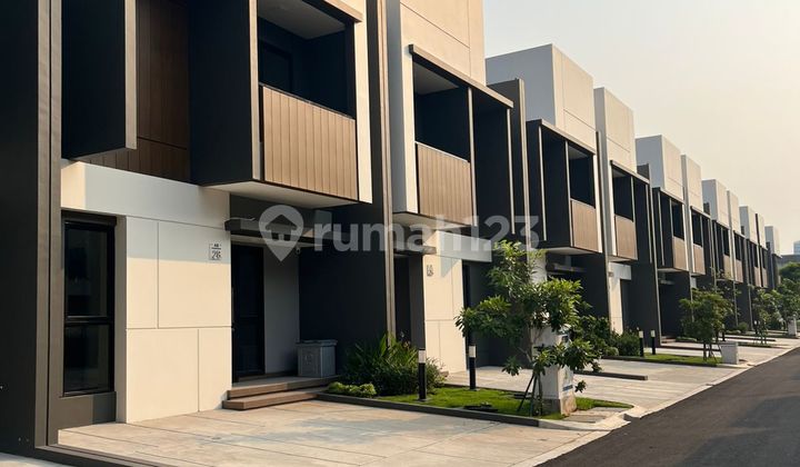 BRAND NEW RUMAH 2LT SIAP HUNI PPJB DI CLUSTER REGIA SUMMARECON CROWN GADING 