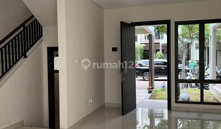 Rumah 2 Lantai Bagus Siap Huni Luas Tanah 96m Lokasi Strategis Lingkungan Nyaman di Cimanggis Gunung Putri, Bogor 2