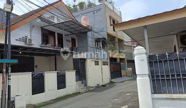 Rumah 2Lt Hook Siap Huni di Jln Batu Berlian Kayu Putih Jakarta Timur