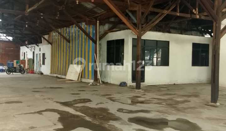 GUDANG SIAP PAKAI LUAS 800M DI JATINEGARA KAUM PULO GADUNG JAKARTA TIMUR