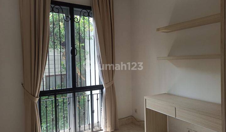 Rumah Mewah 3 Lantai Bagus Siap Huni Full Furnished SHM di Menteng, Jakarta Pusat 2