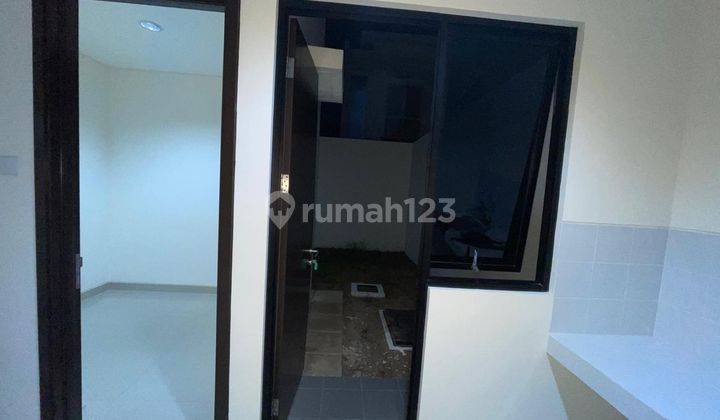 Jual Cepat Rumah 3 Lantai Attic Baru Siap Huni Kondisi Rumah Bersih Unfurnished HGB Dekat Aeon di Jakarta Garden City, Jakarta Timur 2