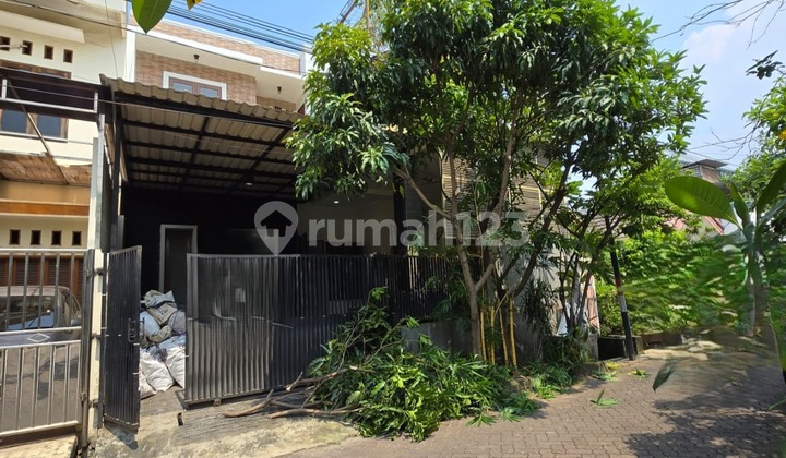 Rumah 2,5 Lantai Siap Huni Bagus Luas Tanah 180m Lingkungan Nyaman SHM Di Gading Griya Lestari Sukapura Pegangsaan Dua Cilincing , Jakarta Utara