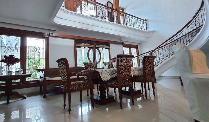 Rumah Mewah 2 Lantai Siap Huni Bagus Luas Tanah 360m Semi Furnished SHM di Bintaro, Tangerang Selatan 2