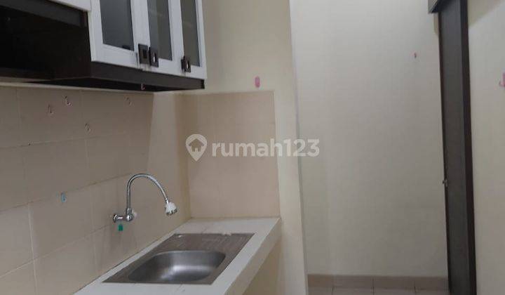 Rumah Kontrakan 2 Lantai Bagus Luas Tanah 122m Semi Furnished Siap Huni Lingkungan Nyaman Ada Kolam Renang di Cluster Arana Harapan Indah, Bekasi 2