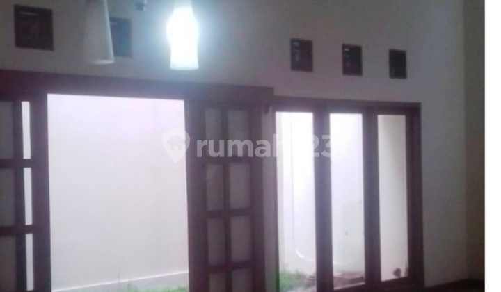 Rumah Sewa Besar Rapi di Perumahan Citra Gran Cibubur  2