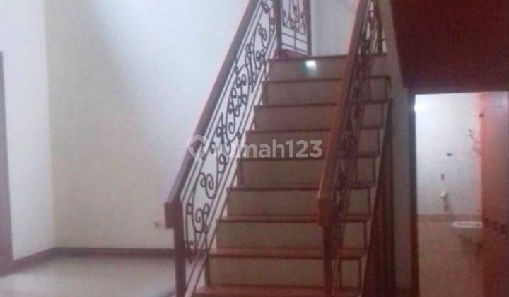 Rumah Sewa Besar Rapi di Perumahan Citra Gran Cibubur  4