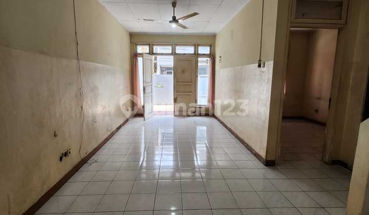 Dijual Cepat Rumah Luas di Taman Palem Lestari Cengkareng