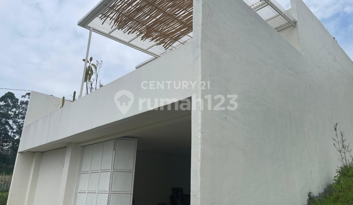 Rumah Mediteranian Tanah Luas Harga Terjangkau di Bandung Ut16716