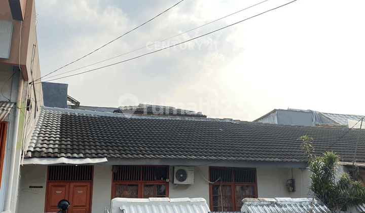 Shop House and 214 Square Meter House in Taman Asri Af16798