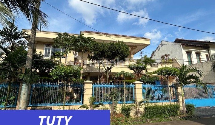 Rumah Dijual Akses Dekat Pasar Modern di Sektor 1 Bintaro UT-17011