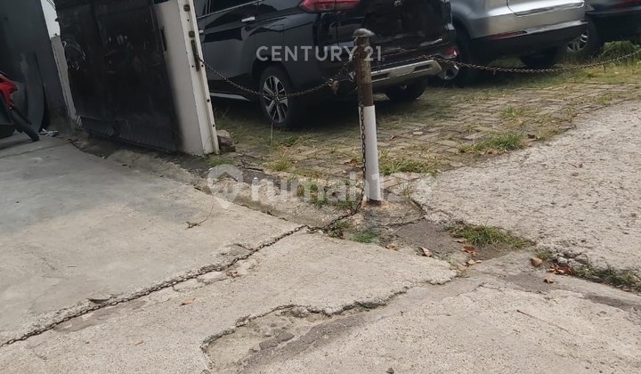 Roadside Shophouse Suitable for Office DM16306 2